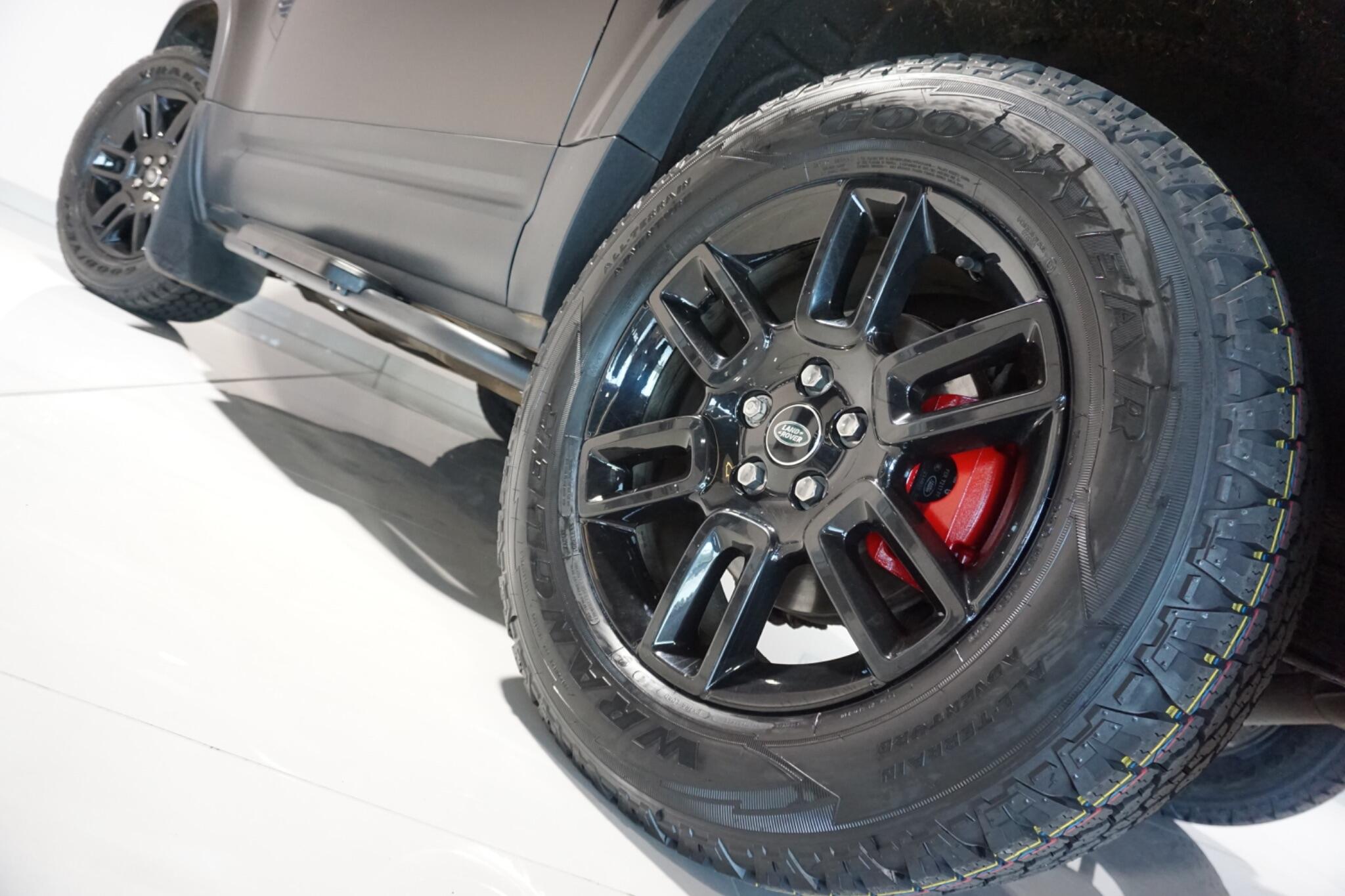 Land Rover Defender 90 3.0 D250 MHEV Hard Top SUV 3dr Diesel Auto 4WD SWB Euro 6 (s/s) (250 ps)